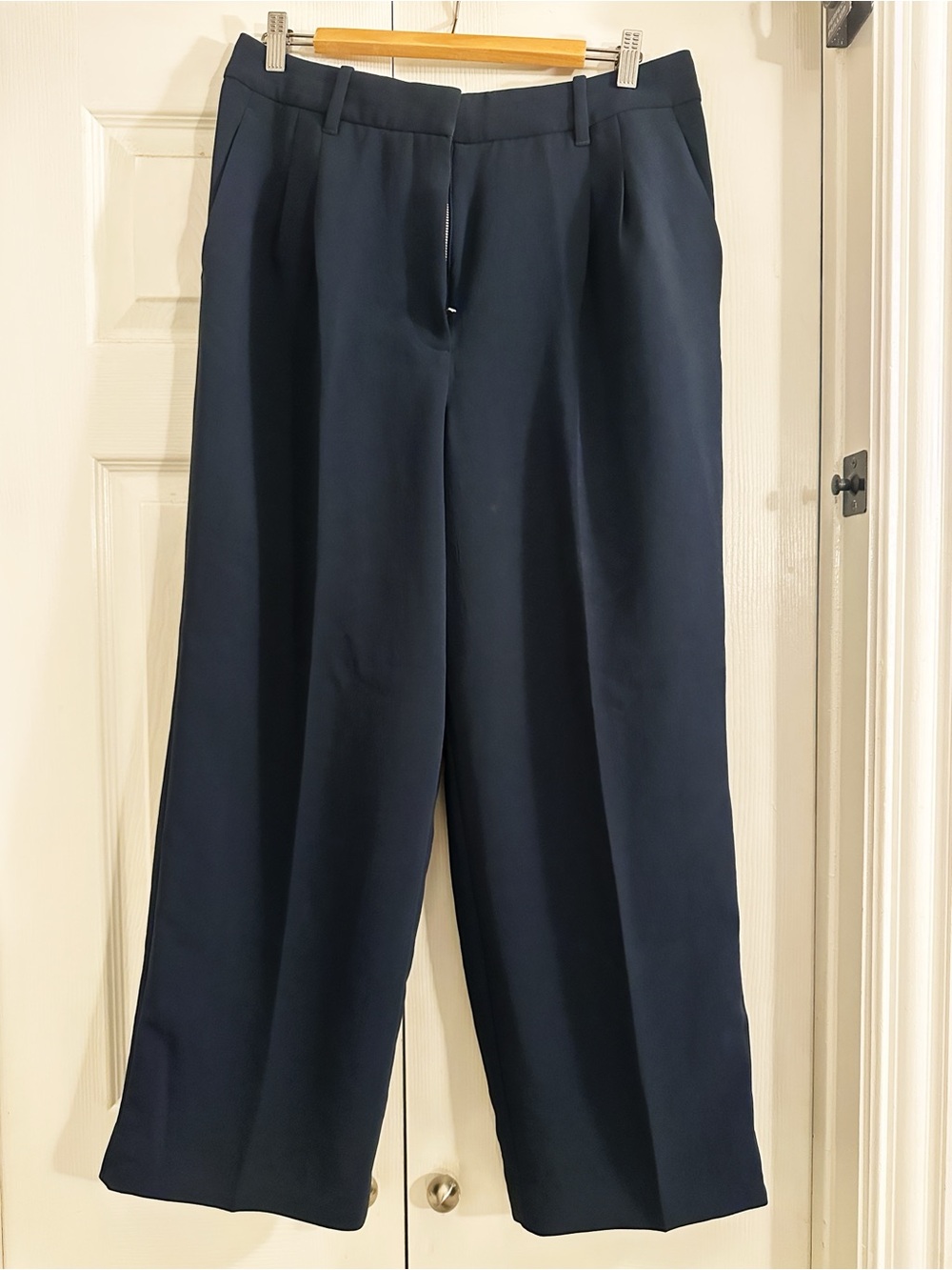 Aritzia Effortless pants in navy blue. 12P 26in inseam